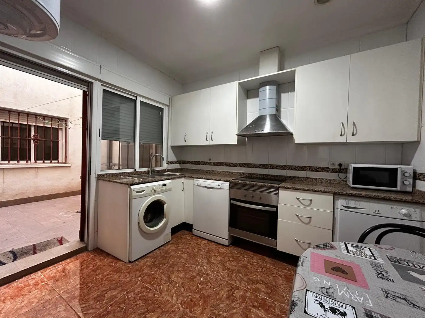 Küche von Erdgeschoss zur Miete in  Murcia Capital mit Klimaanlage und Möbliert