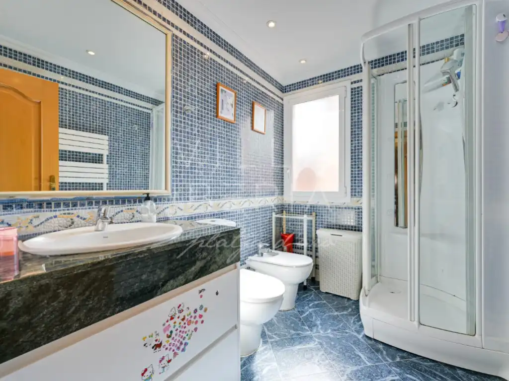 Bathroom of Apartments for sale in Castell d'Aro, Platja d'Aro i s'Agaró  with Air Conditioner, Heating and Terrace