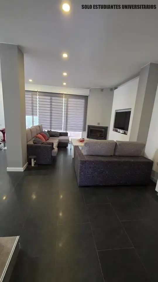 Sala de estar de Planta baja para compartir en Terrassa con Aire acondicionado, Calefacción y Terraza