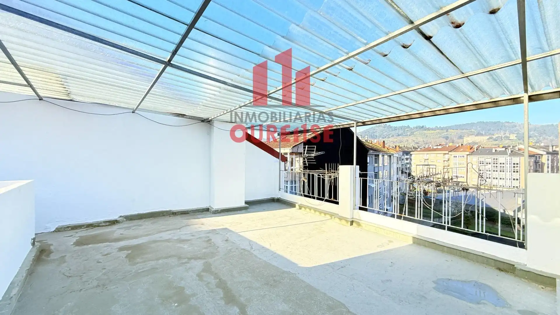 Außenansicht von Wohnung zum Verkauf in Ourense Capital  mit Balkon
