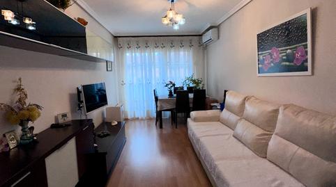 Foto 2 de Piso en venta en Calle de la Iglesia, Velilla de San Antonio, Madrid