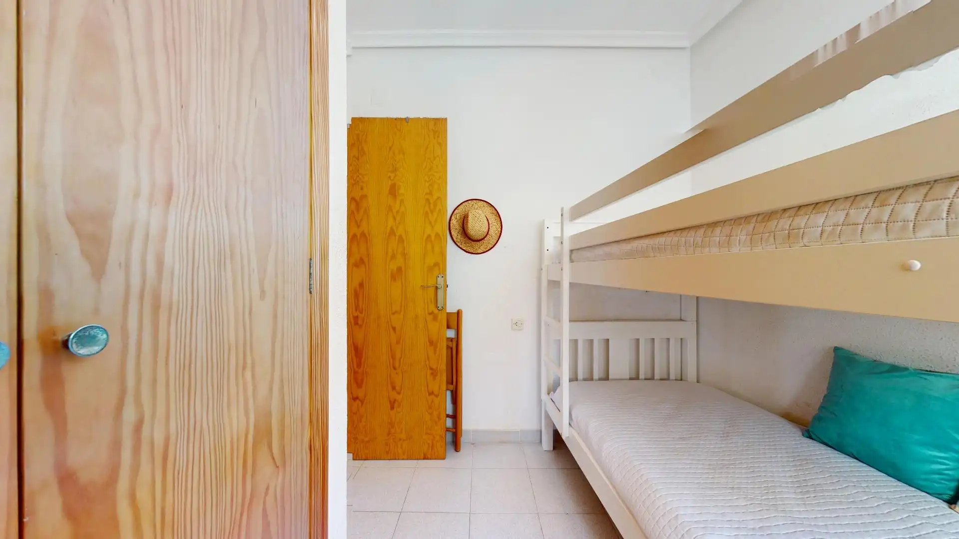 Habitación de Casa adosada en venta en Pilar de la Horadada con Terraza