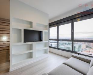 Living room of Flat to rent in  Madrid Capital  with Air Conditioner, Heating and Parquet flooring