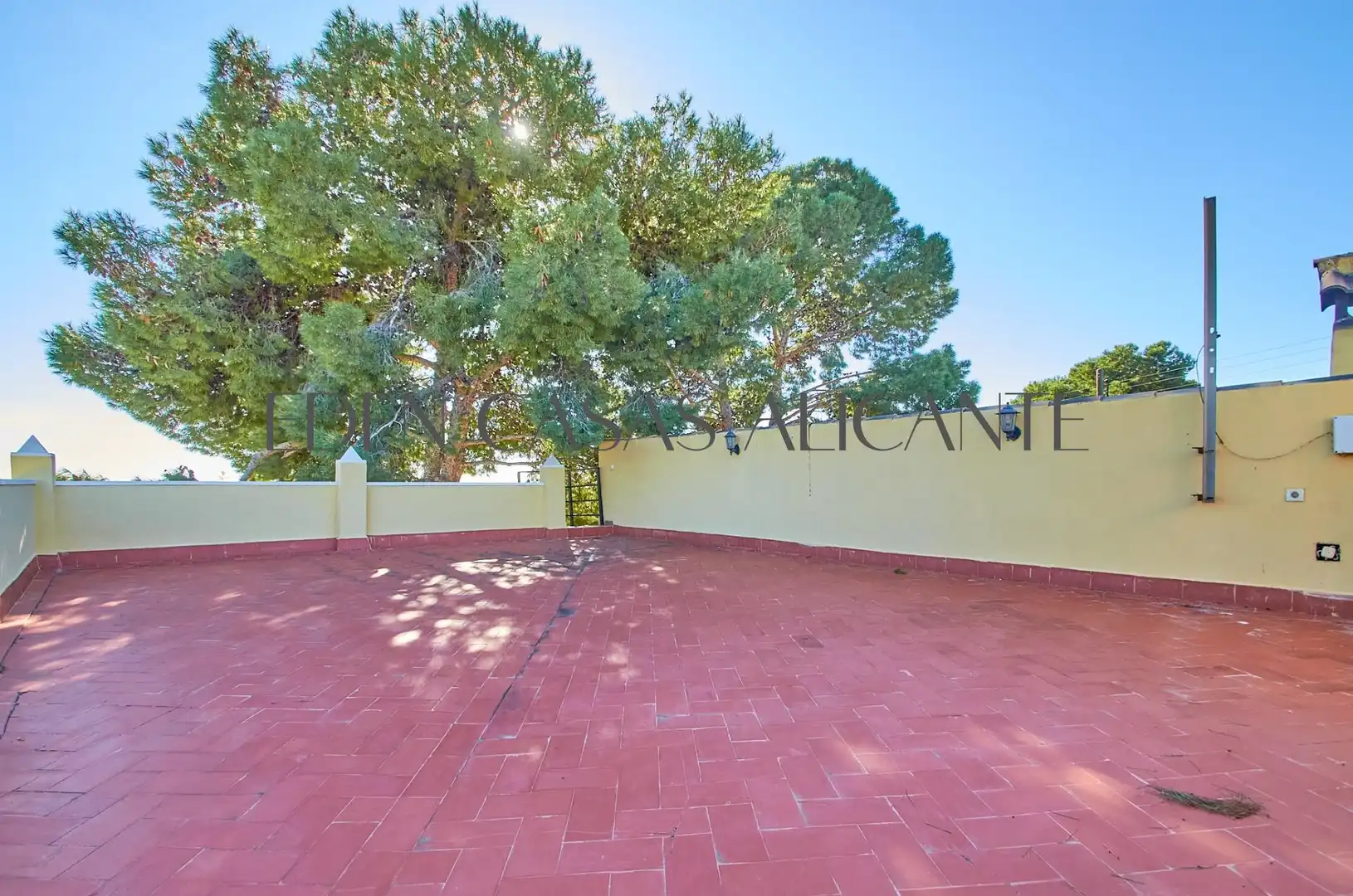 Terrassa de Casa o xalet en venda en Alicante / Alacant amb Aire condicionat, Jardí privat i Terrassa