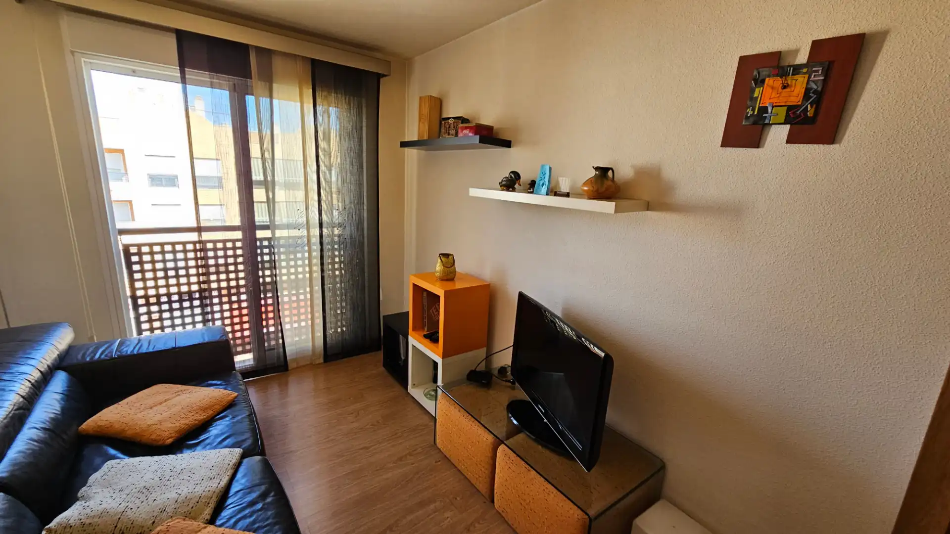 Living room of Flat for rent in El Campello  with Air Conditioner, Heating and Parquet flooring
