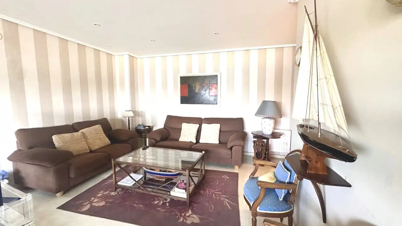 Sala de estar de Piso en venta en Castro-Urdiales con Calefacción, Trastero y Amueblado