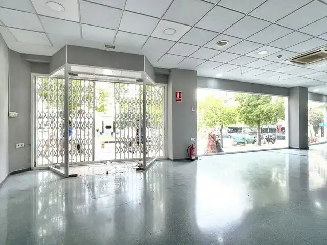 Local comercial de lloguer a Rodolfo Llopies, imagen 2