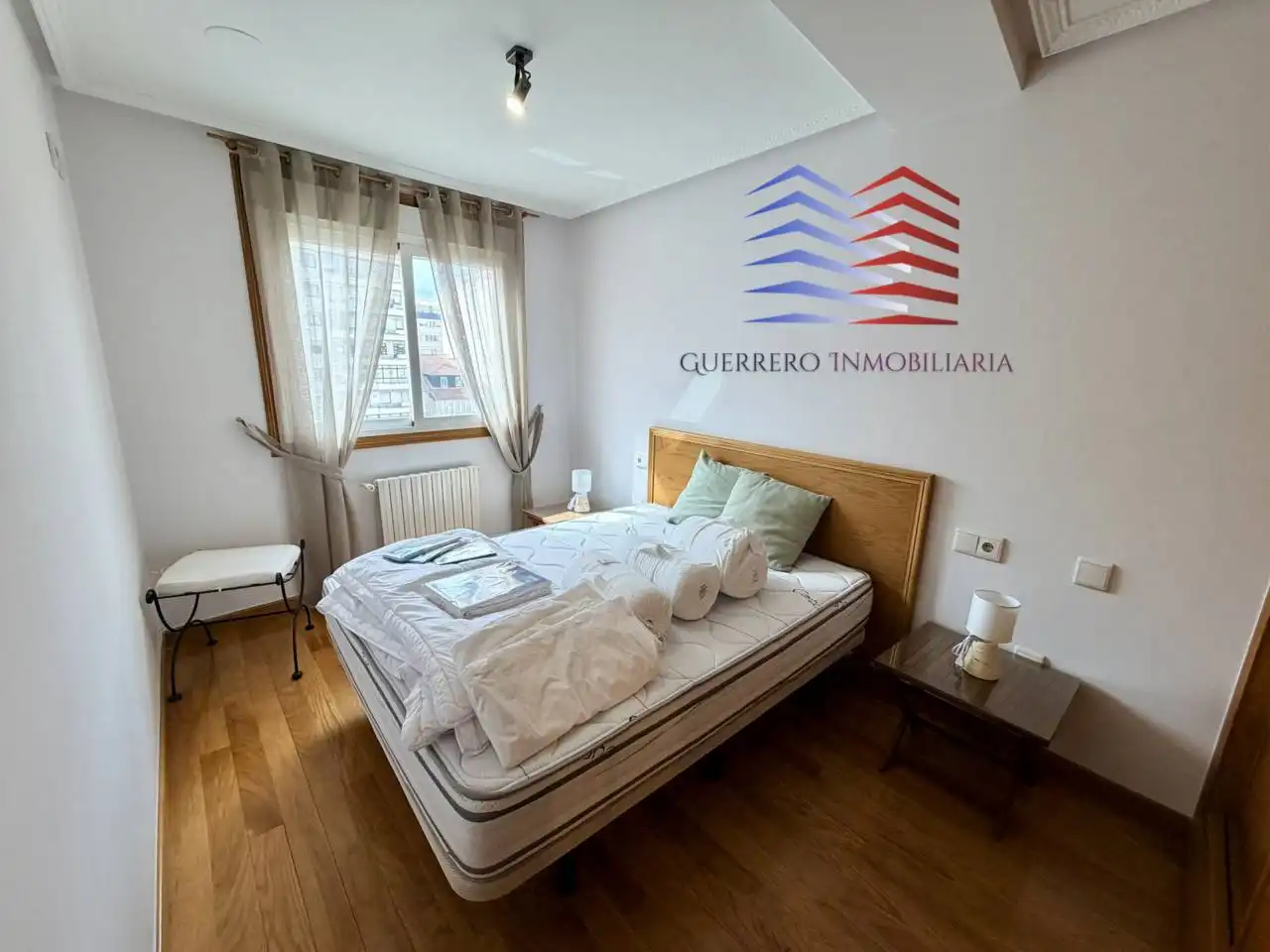 Bedroom of Apartments for rent in Ourense Capital   with Heating, Parquet flooring and Storage room