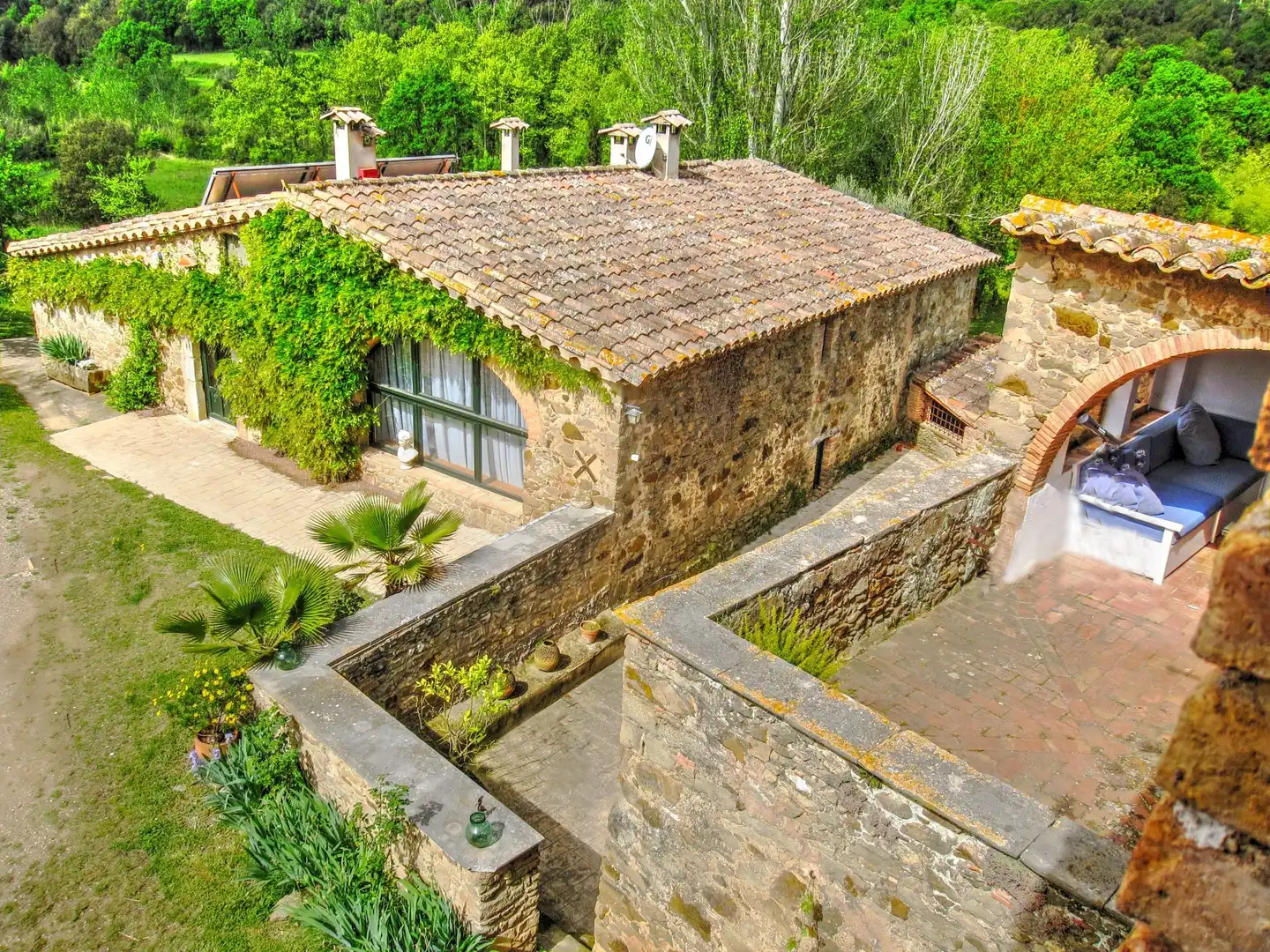 Vista exterior de Finca rústica en venda en Madremanya amb Calefacció, Jardí privat i Piscina