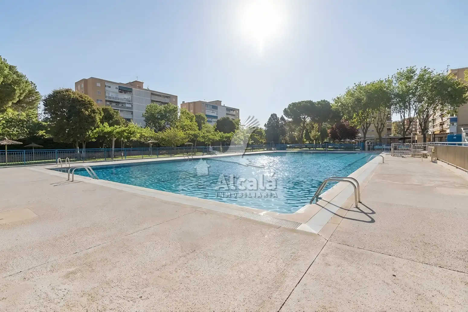 Piscina de Piso en venta en Alcalá de Henares con Aire acondicionado, Calefacción y Parquet