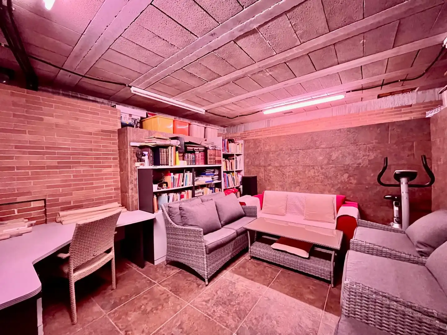 Casa adosada en venta en Vilanova i la Geltrú con Calefacción, Jardín privado y Terraza