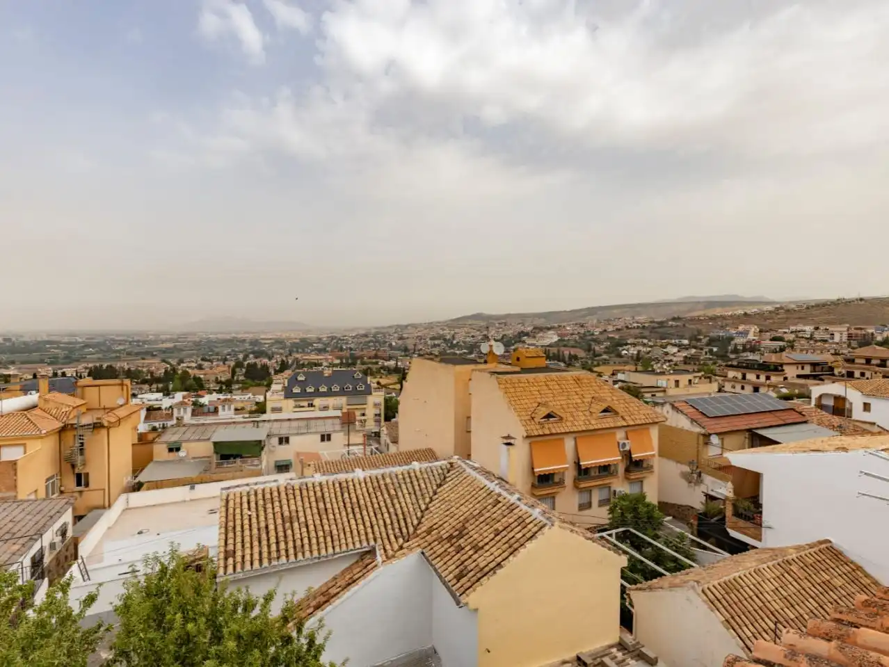 Vista exterior de Casa o xalet en venda en Cájar amb Aire condicionat i Balcó