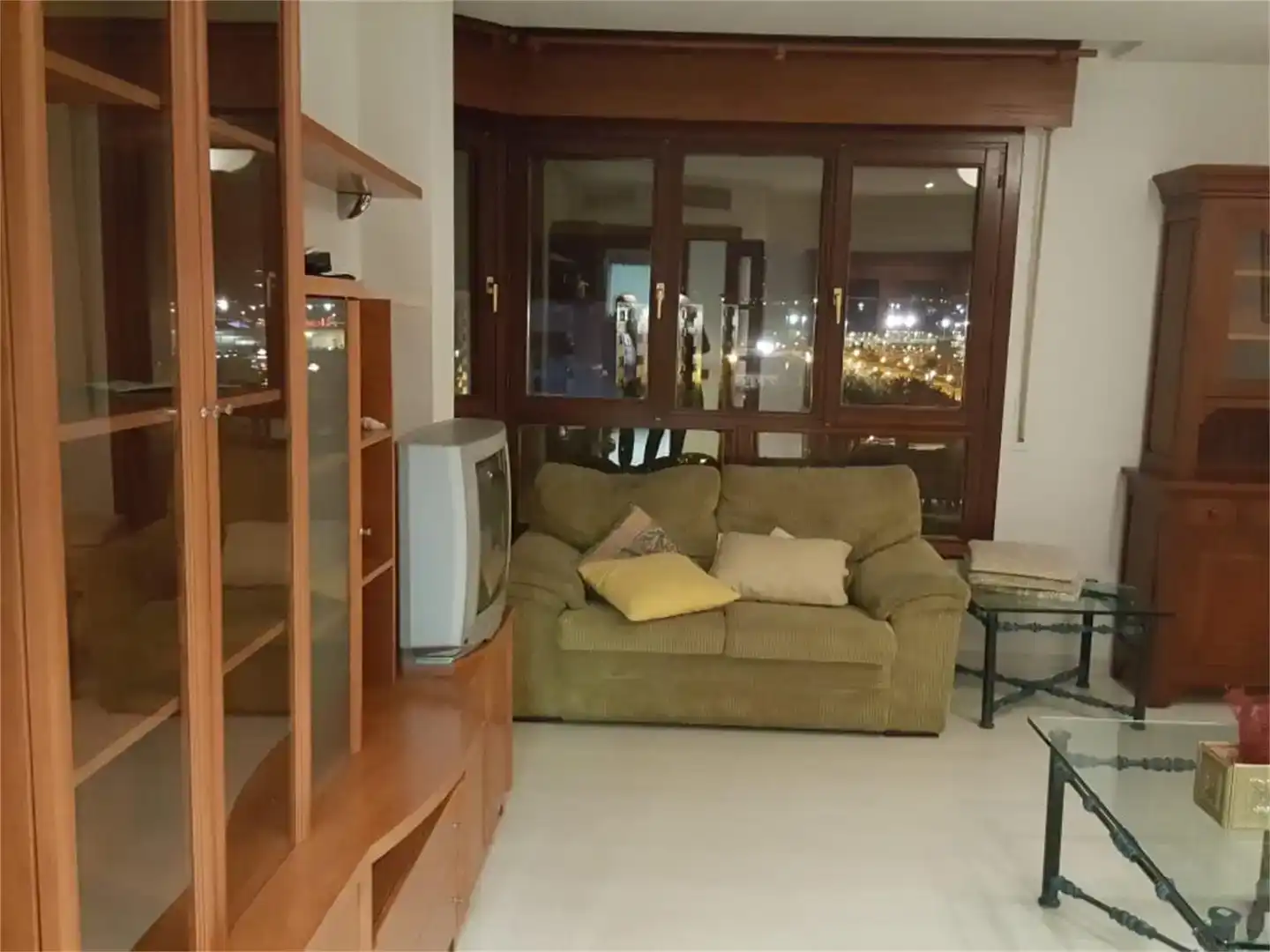Living room of Flat for rent in  Logroño  with Air Conditioner, Private garden and Parquet flooring