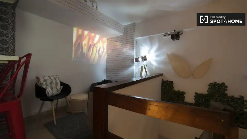 Room in Sant Pere, Sta. Caterina i la Ribera