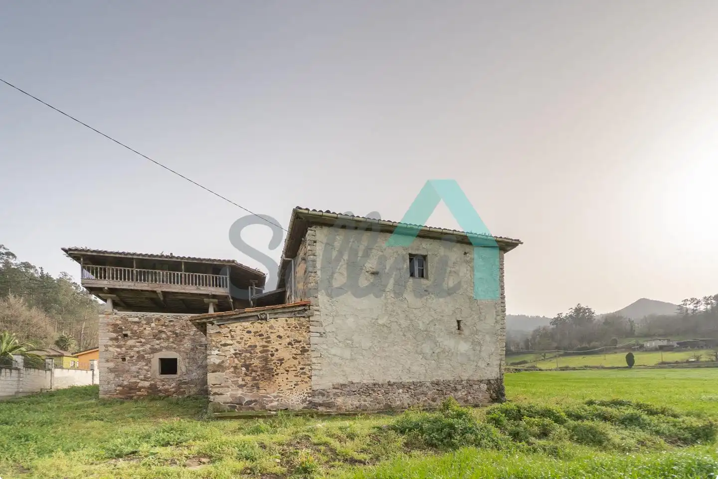 Casa o xalet en venda a Llamas, Salas
