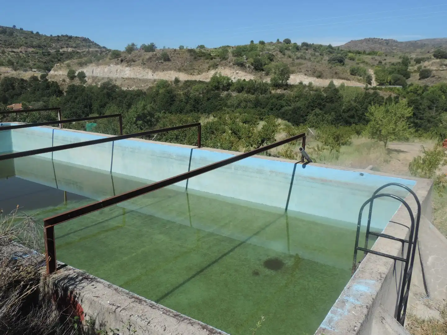 Swimming pool of Land for sale in Burgohondo