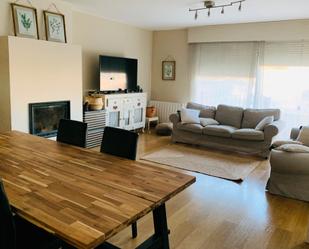 Sala d'estar de Casa adosada en venda en Corbera de Llobregat amb Aire condicionat, Calefacció i Jardí privat