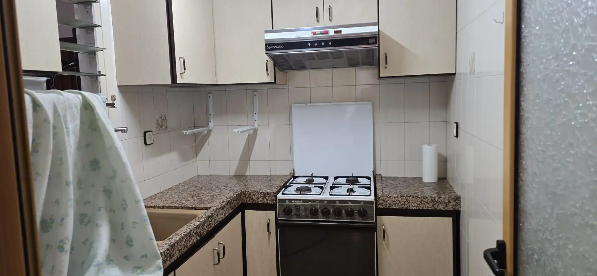 Cuina de Casa adosada en venda en Sabadell amb Aire condicionat, Calefacció i Terrassa