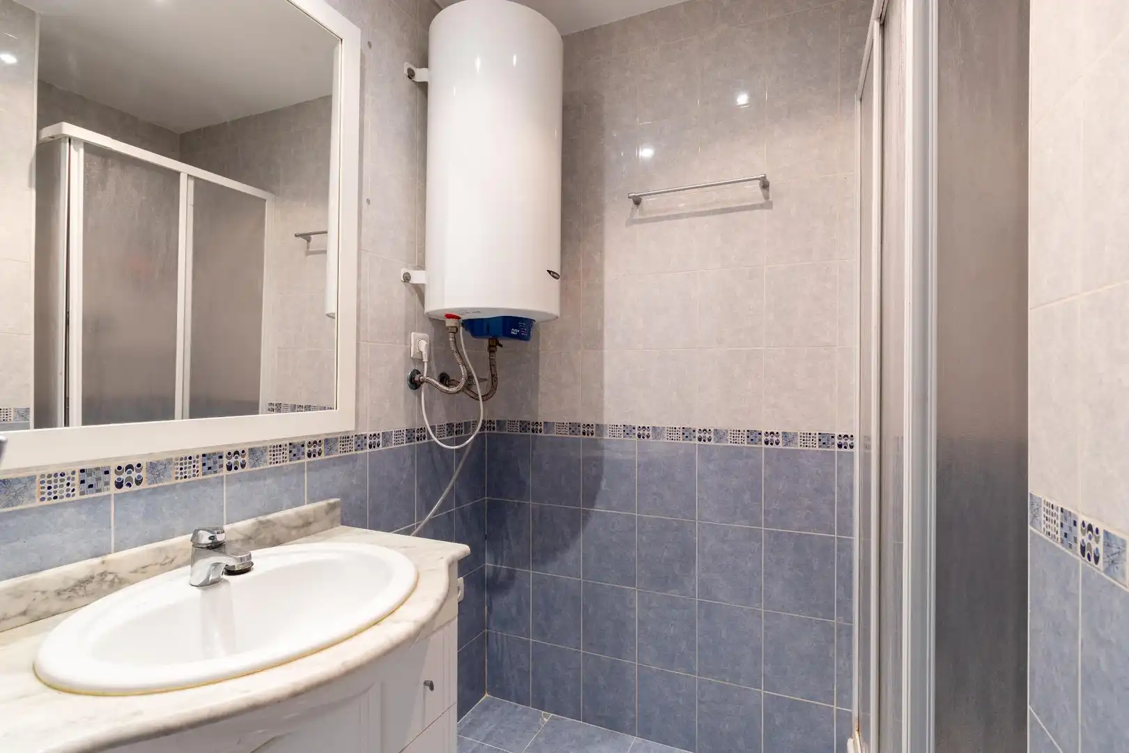 Badezimmer von Wohnung zum Verkauf in Terrassa mit Klimaanlage und Heizung