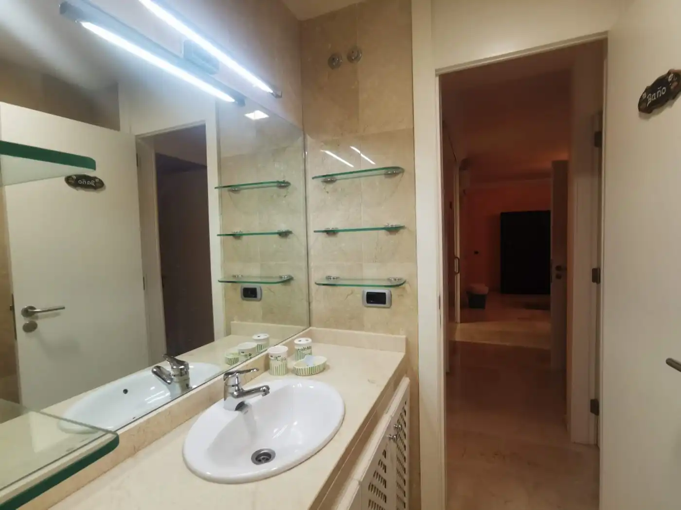 Badezimmer von Dachboden zur Miete in Santa Cruz de Tenerife mit Klimaanlage, Terrasse und Abstellraum