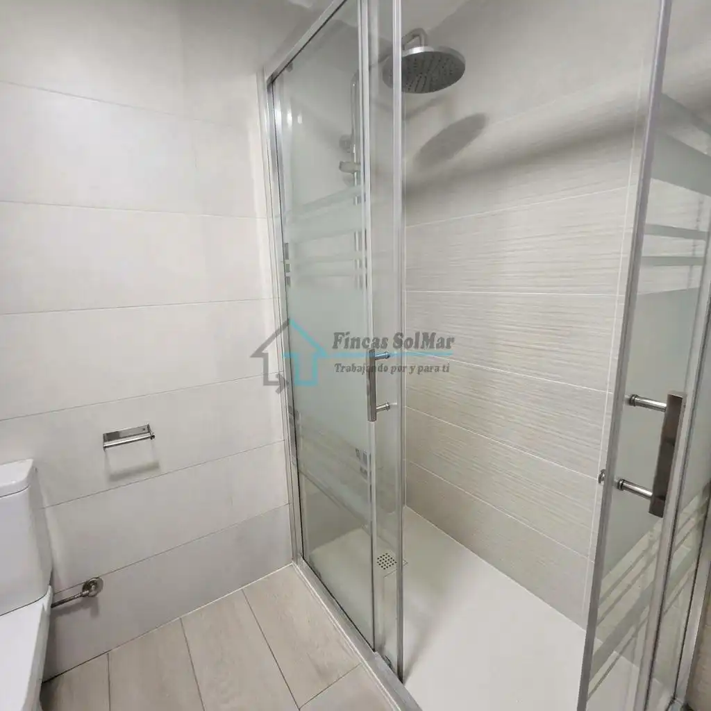 Bany de Apartament en venda en Castellón de la Plana / Castelló de la Plana amb Moblat i Balcó