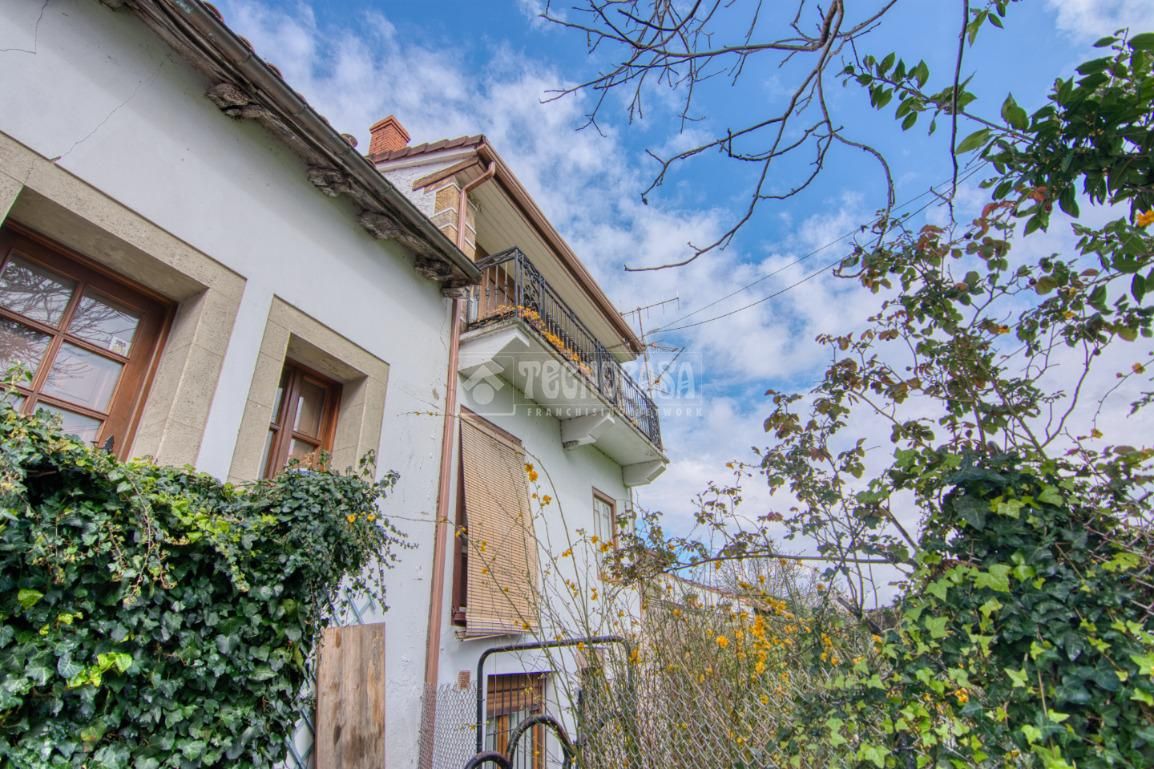 Exterior view of Single-family semi-detached for sale in Bárcena de Pie de Concha  with Heating, Storage room and Balcony