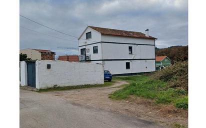 Vista exterior de Casa o xalet en venda en Cangas  amb Jardí privat, Terrassa i Balcó