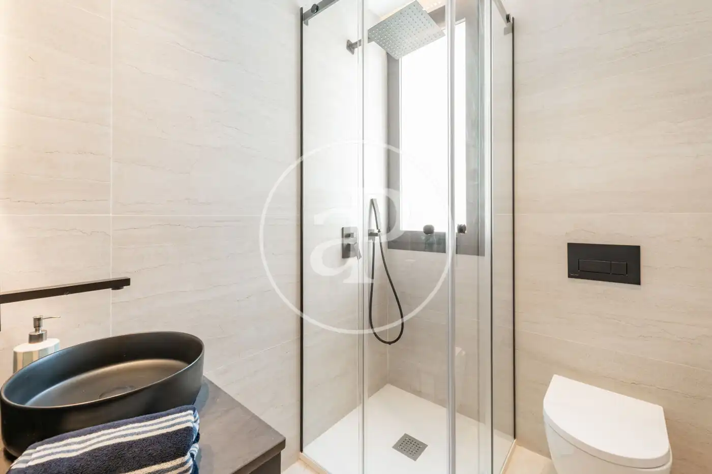 Baño de Ático en venta en Madrid con Aire acondicionado, Calefacción y Terraza
