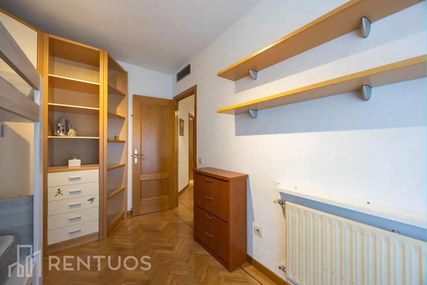Dormitori de Pis de lloguer en Madrid amb Aire condicionat, Calefacció i Parquet