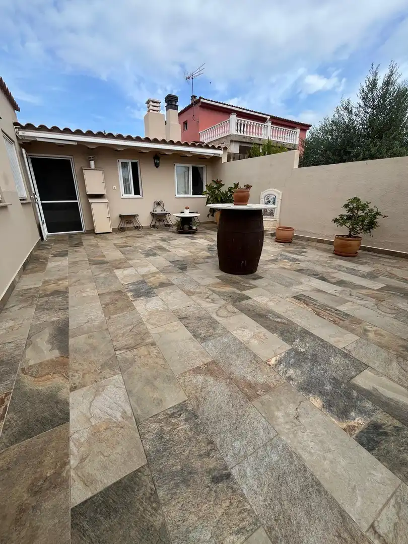 Terrasse von Haus oder Chalet zum Verkauf in Castellón de la Plana / Castelló de la Plana mit Klimaanlage, Schwimmbad und Möbliert