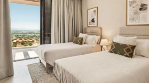 Foto 5 de Casa adosada en venta en El Paraíso, Benahavís