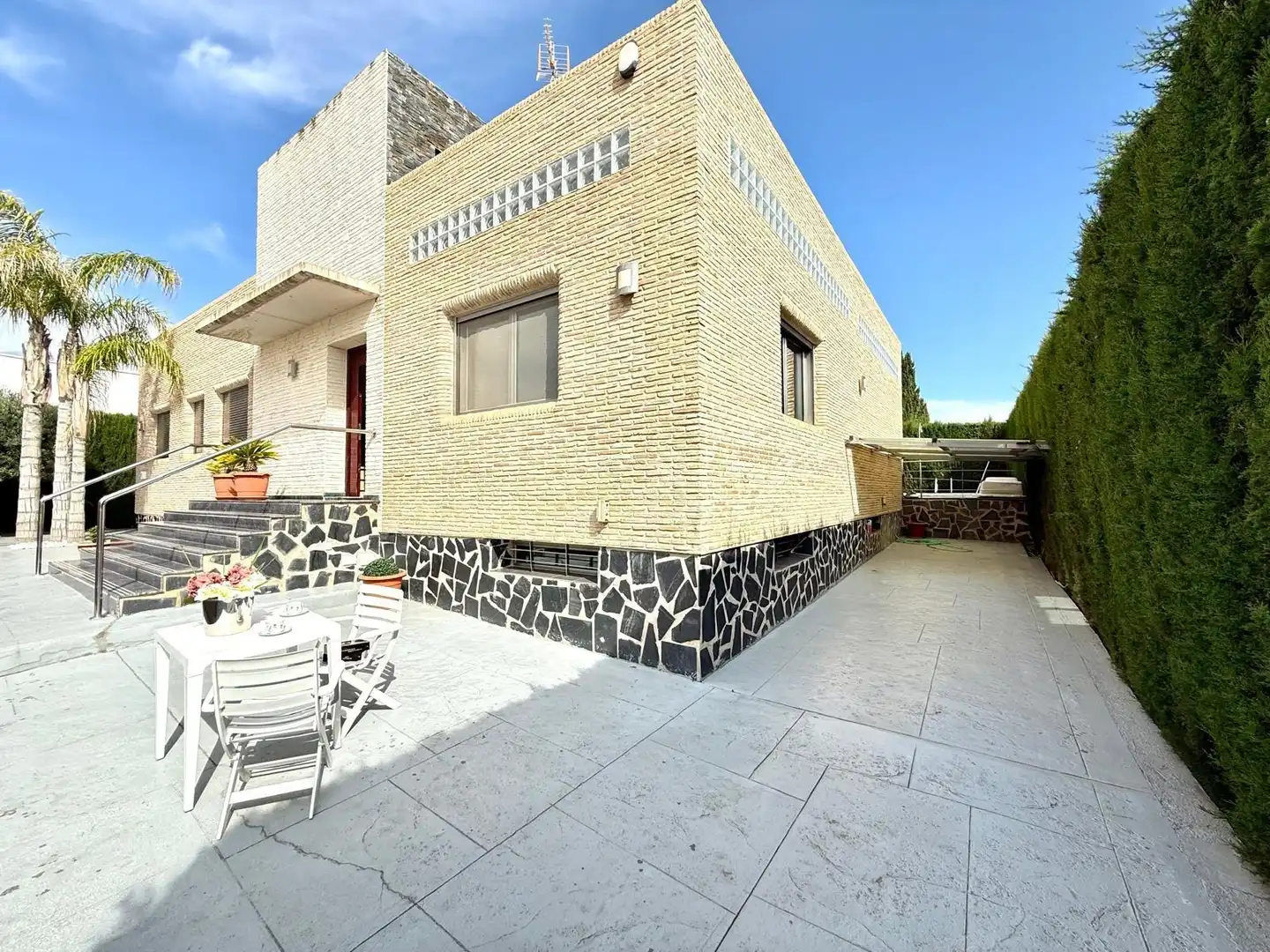 Vista exterior de Casa o xalet en venda en Molina de Segura amb Aire condicionat, Jardí privat i Terrassa
