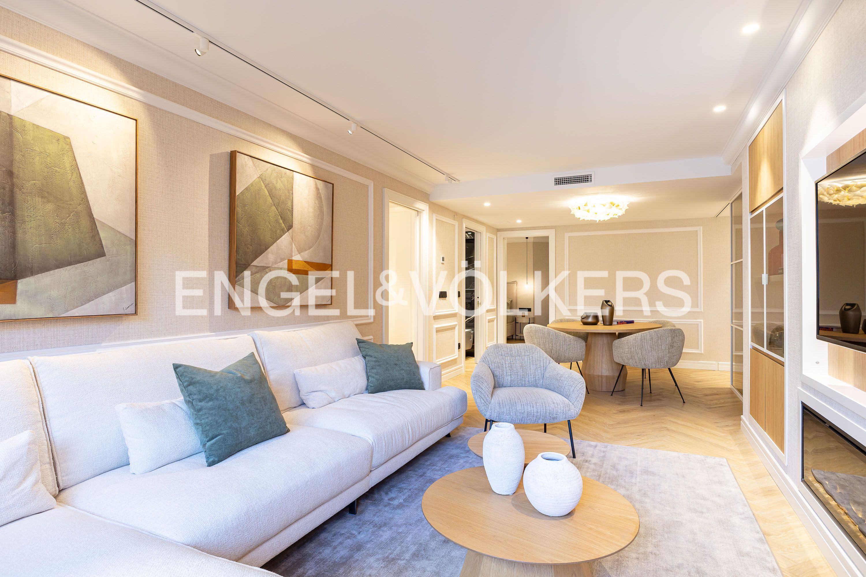 Sala d'estar de Pis en venda en  Madrid Capital amb Aire condicionat, Calefacció i Moblat