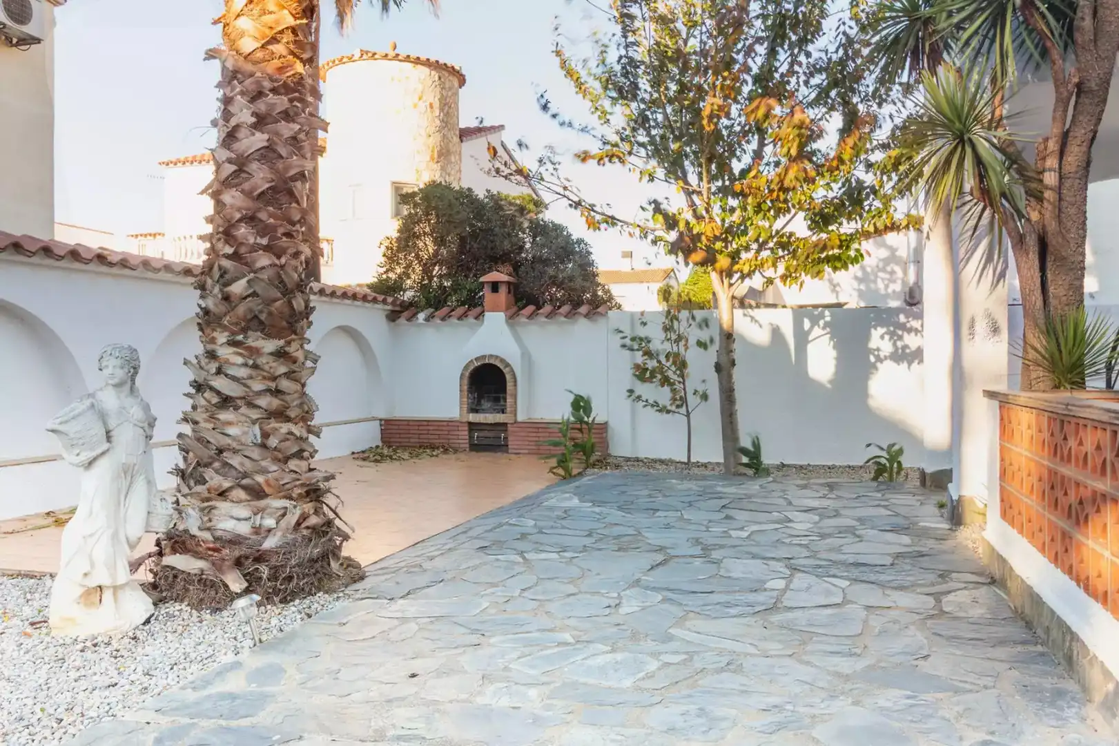 Terrassa de Apartament en venda en Empuriabrava amb Aire condicionat, Piscina i Moblat