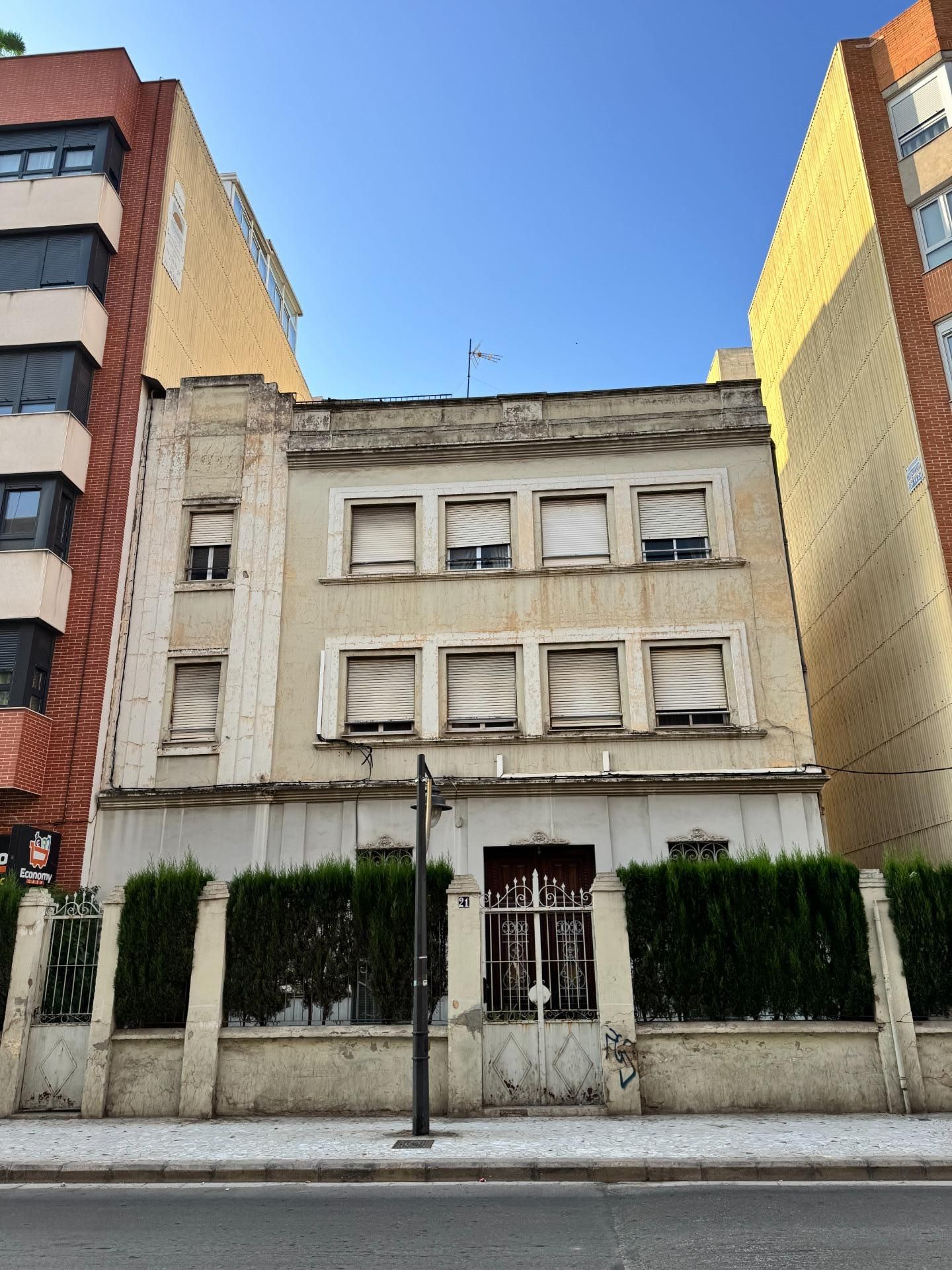 Vista exterior de Edificio en venta en Xirivella