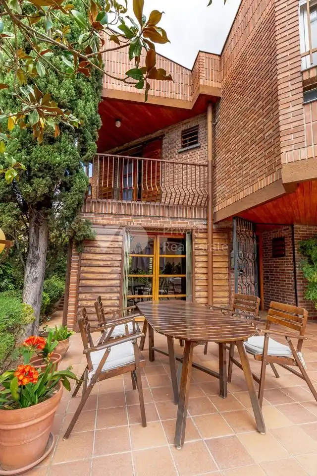 Terraza de Casa adosada en venta en Madrid con Aire acondicionado, Calefacción y Jardín privado