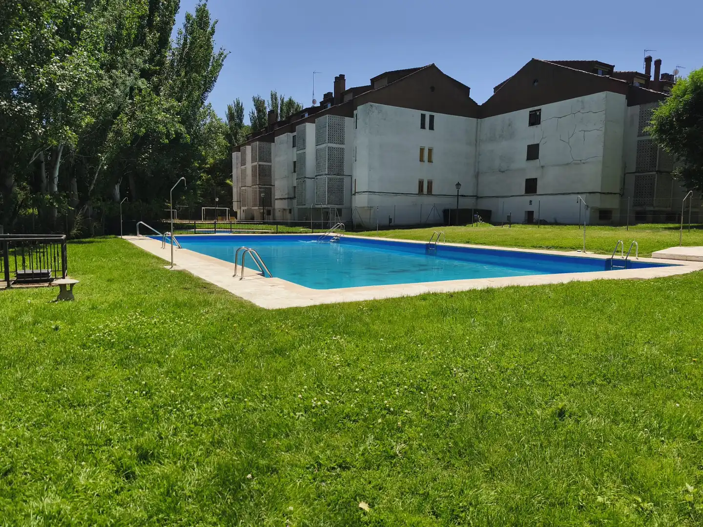 Piscina de Dúplex en venta en Talamanca de Jarama con Aire acondicionado, Calefacción y Terraza