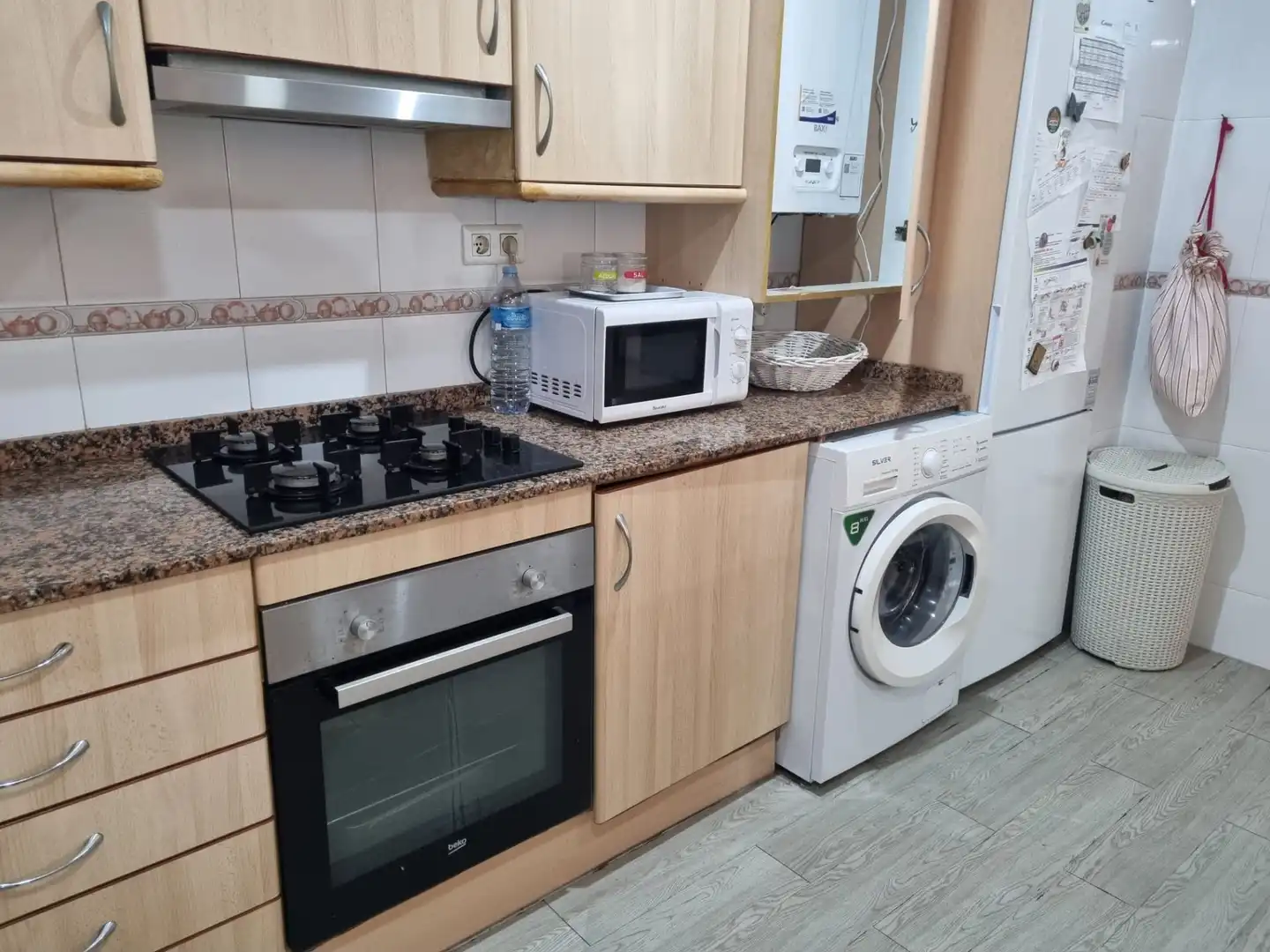 Küche von Wohnung zum Verkauf in Badalona mit Klimaanlage und Heizung