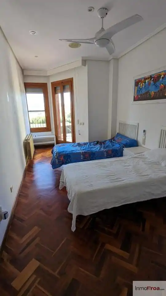 Schlafzimmer von Haus oder Chalet zur Miete in Riba-roja de Túria mit Klimaanlage, Heizung und Privatgarten