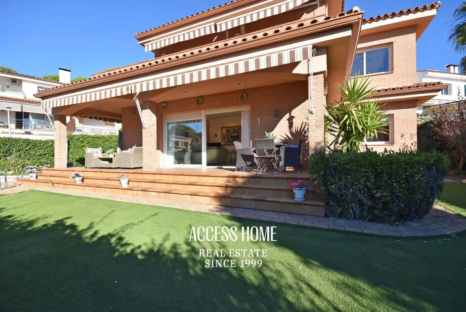 Vista exterior de Casa o chalet en venta en Sant Pol de Mar con Calefacción, Trastero y Piscina