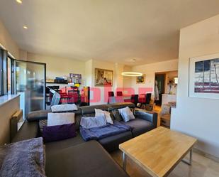 Sala d'estar de Àtic de lloguer en Sant Cugat del Vallès amb Terrassa