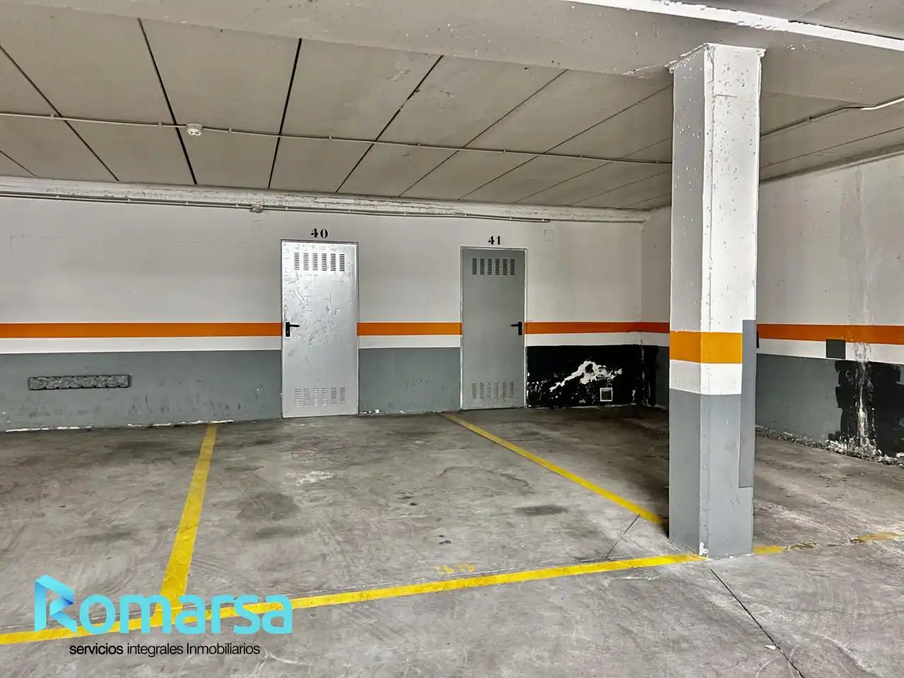 Parking of Flat for rent in Ávila  with Heating, Furnished and Community pool