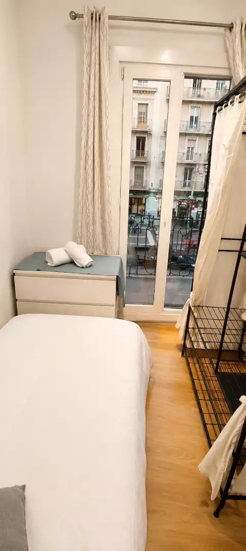 Schlafzimmer von Wohnung zur Miete in Barcelona mit Klimaanlage, Heizung und Möbliert