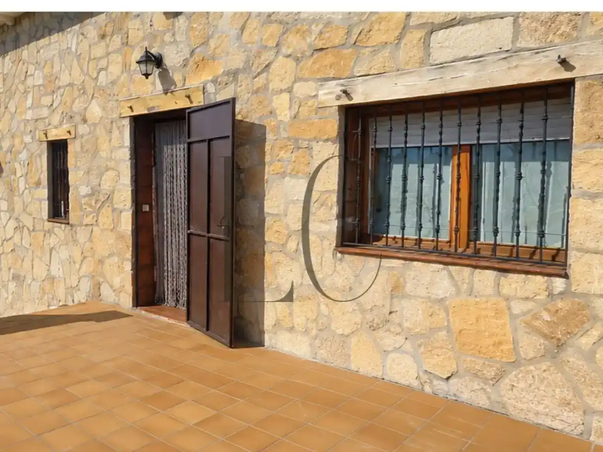 Vista exterior de Piso en venta en La Tala con Jardín privado, Trastero y Amueblado