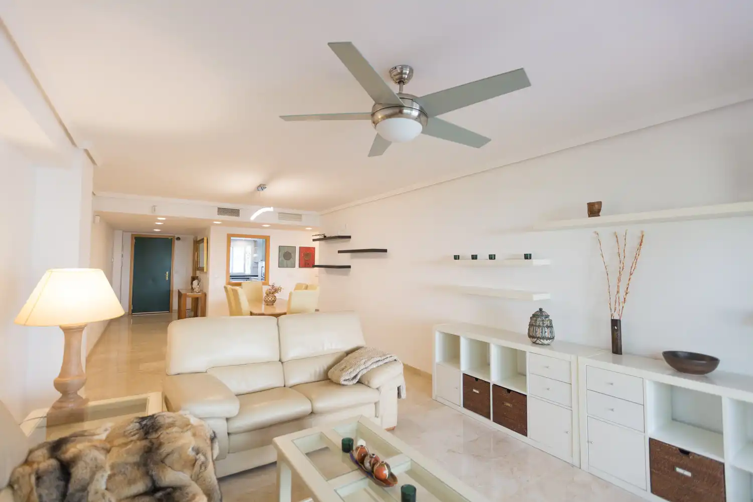 Sala d'estar de Planta baixa de lloguer en Marbella amb Terrassa, Traster i Piscina