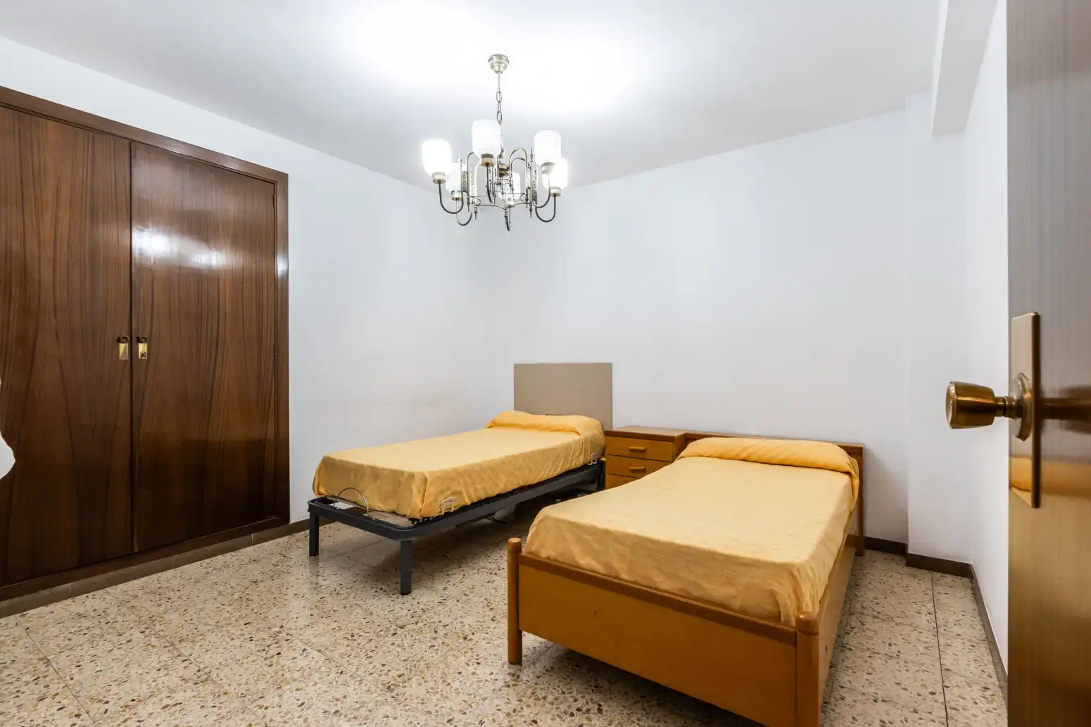 Dormitori de Casa adosada en venda en Terrassa amb Aire condicionat, Calefacció i Terrassa