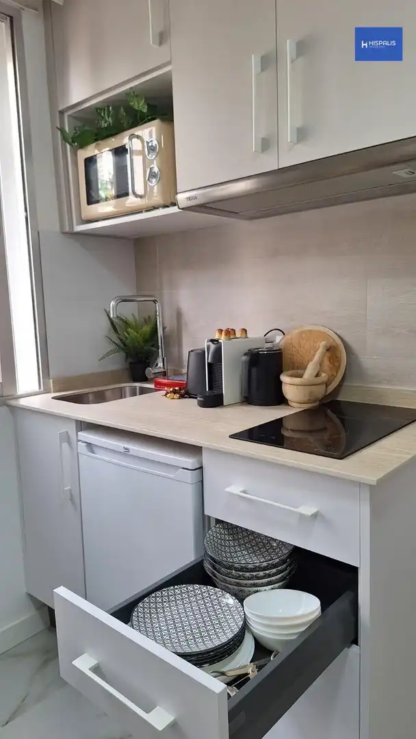 Cocina de Estudio de alquiler en Sevilla con Aire acondicionado, Calefacción y Amueblado