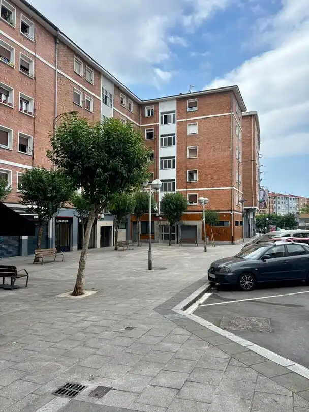 Vista exterior de Pis en venda en Bilbao 