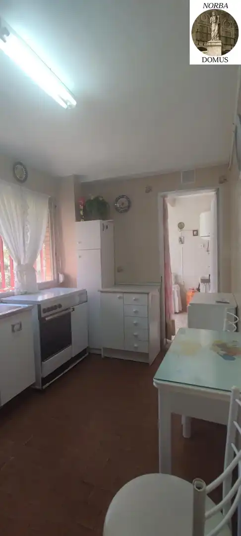 Cocina de Planta baja en venta en Cáceres con Jardín privado, Terraza y Amueblado