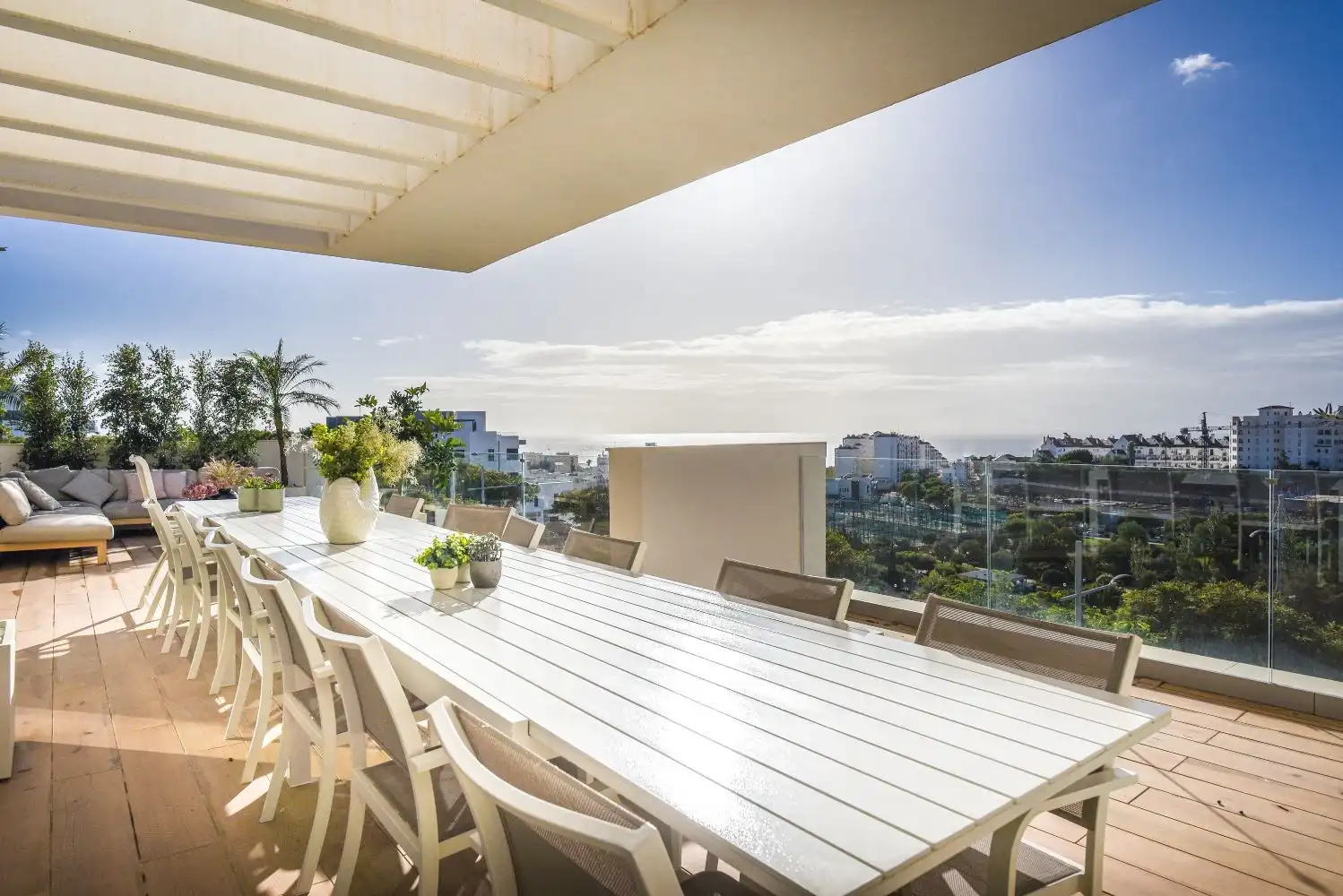 Terrasse von Wohnungen zum Verkauf in Marbella mit Klimaanlage, Möbliert und Ofen